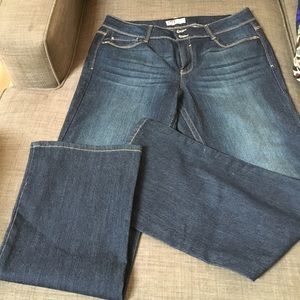 NWOT:  LEI Sophia Hipster Jeans 🌻